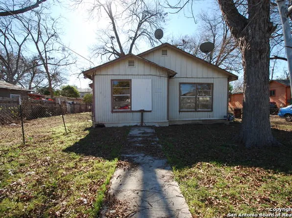 446 Elks Dr, San Antonio, TX 78211