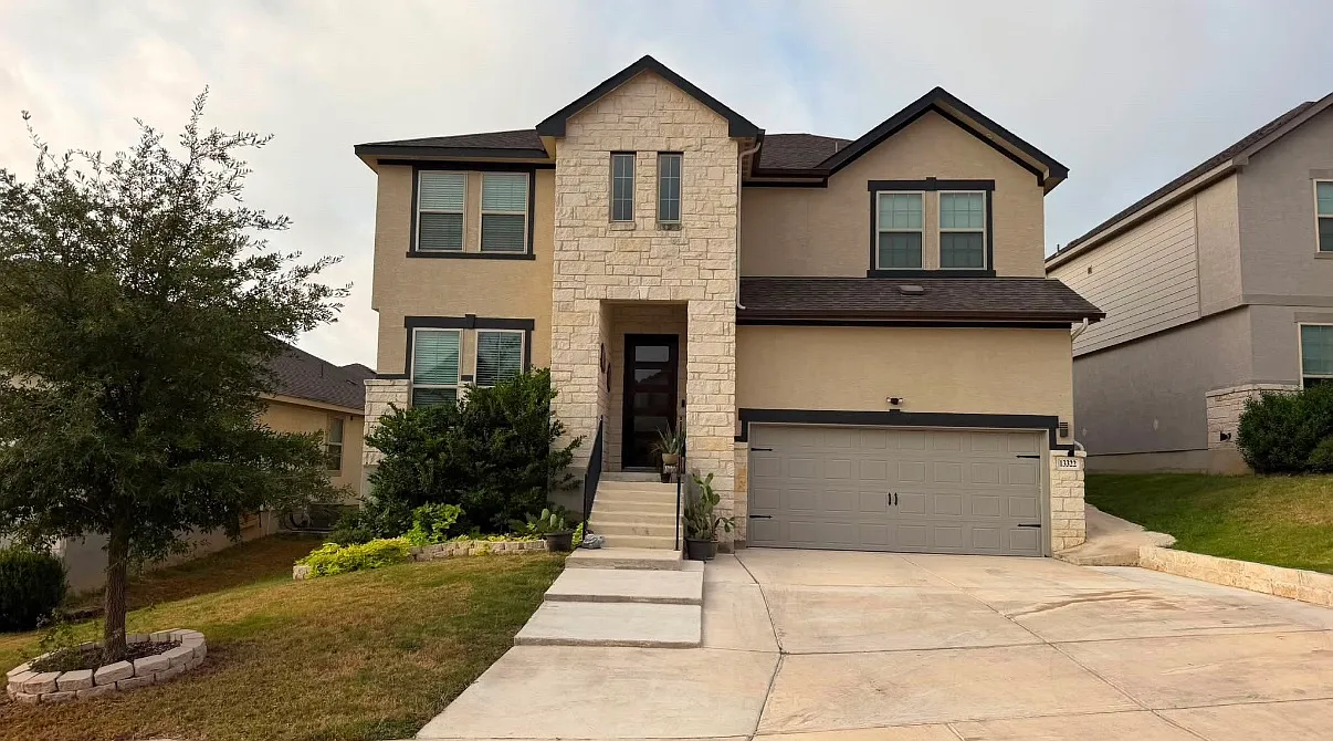 4 bed, 3.5 bath, 3153 sqft, $2,900 — Photo 1