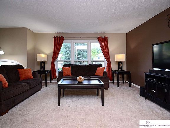 5th image of 1609 Elm St