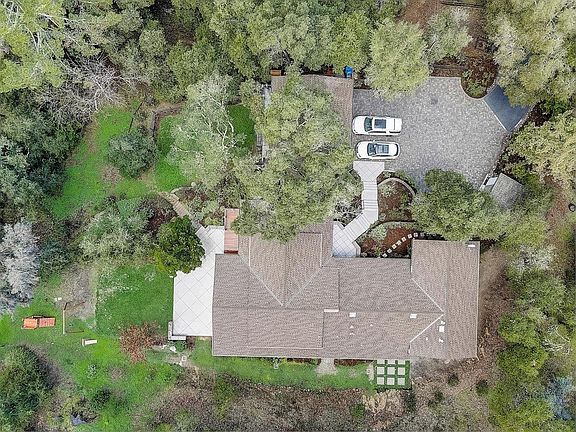 5th image of 150 Fawn Ln