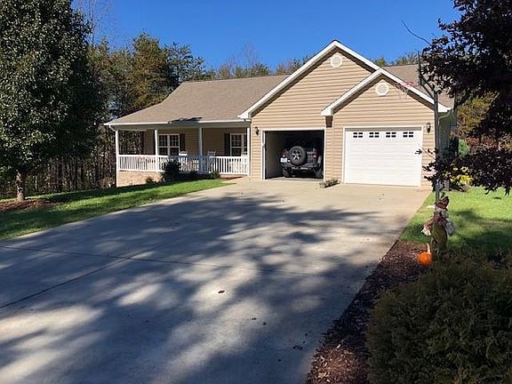 3rd image of 103 Cabin Creek Dr