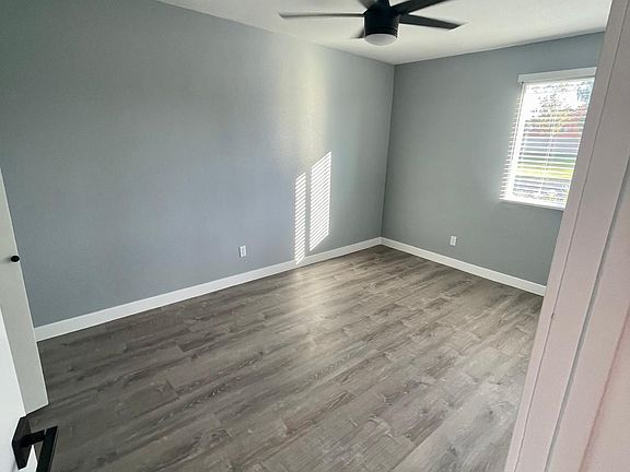 5th image of 2330 W Fremont Dr