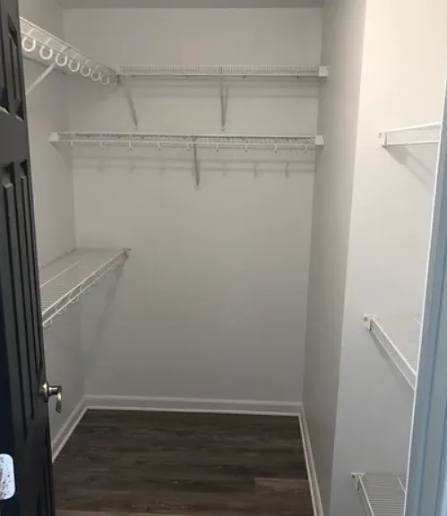 Senate Place Apartments — Photo 24