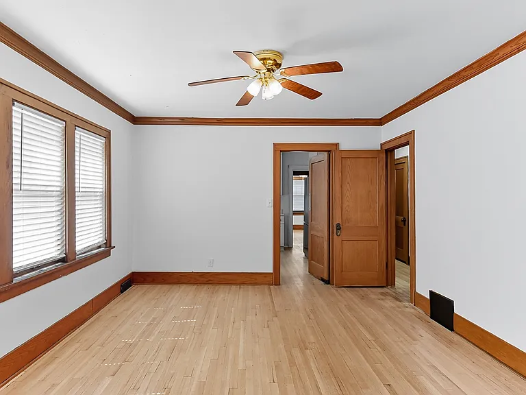828 N 41st Ave — Photo 5