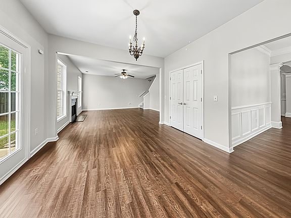 5th image of 760 Terrace Creek Dr