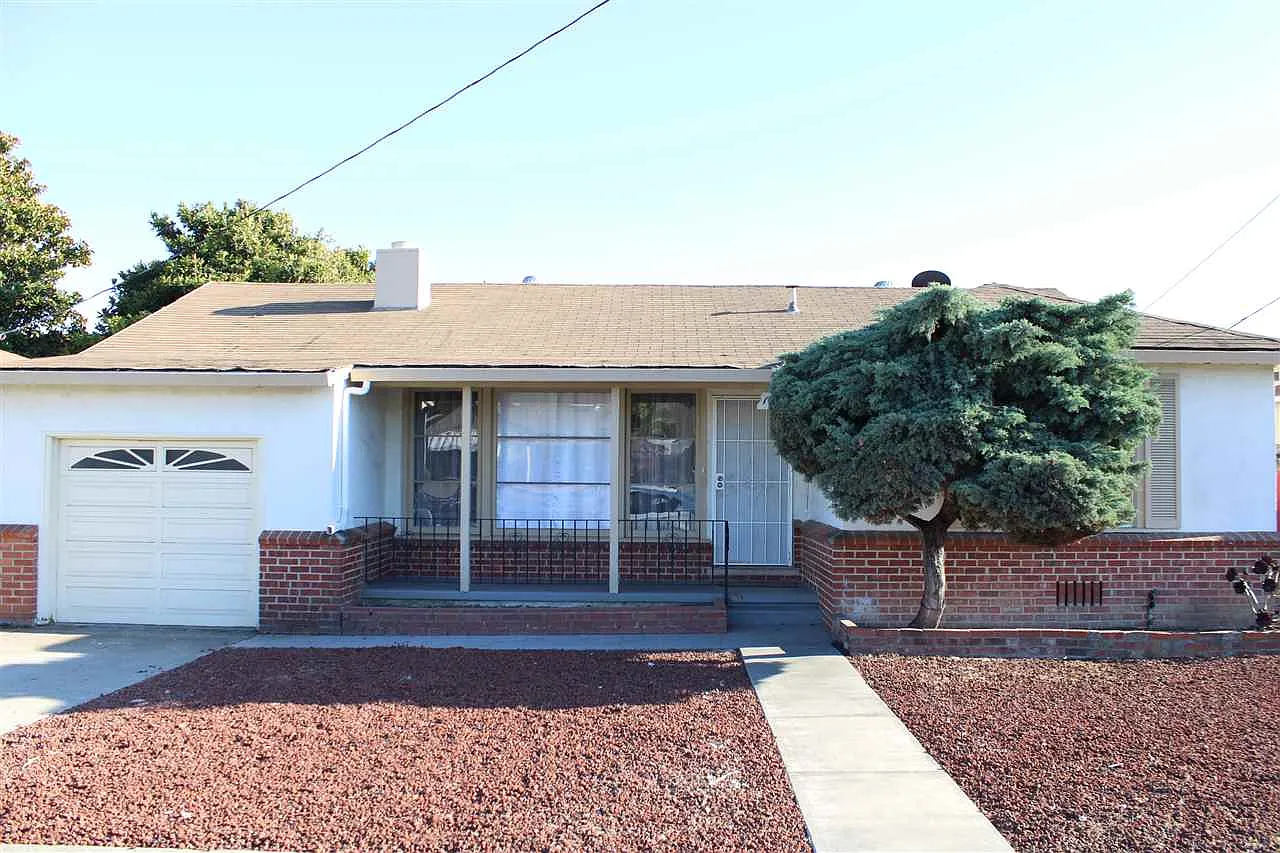 1223 Lucille St photo 1