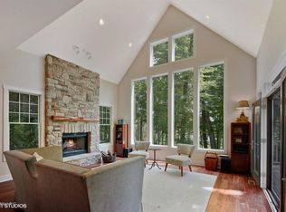 12 Orchard Ln, Buchanan, MI 49107