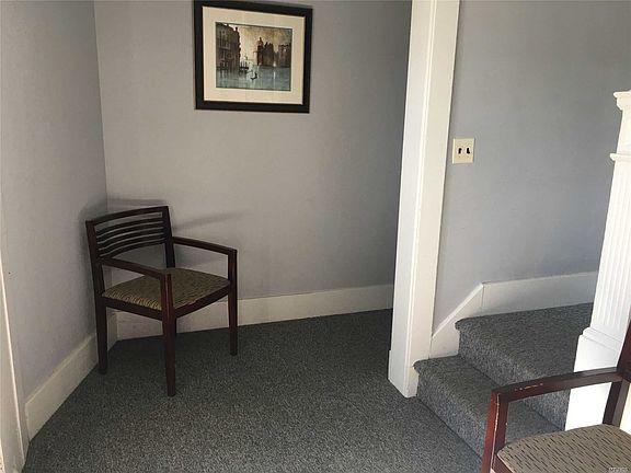 3rd image of 708 Glen Cove Ave