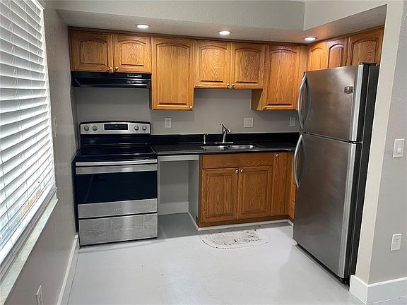 4th image of 1090 Cocoanut Ave #6