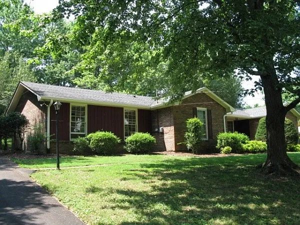 3 bed, 1340 sqft, $2,000 — Photo 1