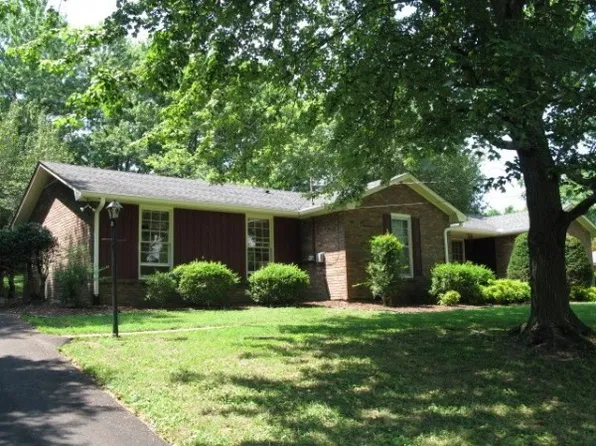 124 Hickory Heights Dr, Hendersonville, TN 37075