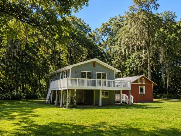 127 Blue Jay Dr, Midway, GA 31320