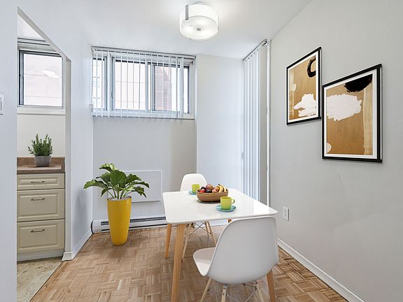 2nd image of 445 Eglinton Ave E #1562681