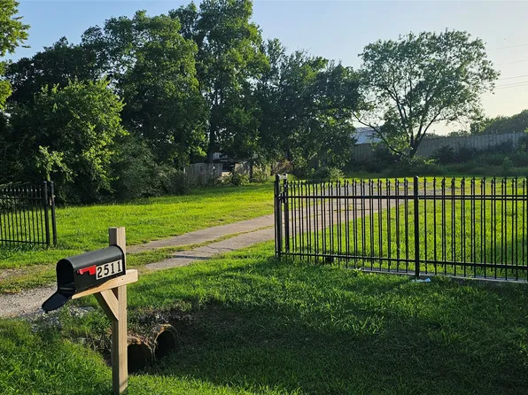 2511 Lora Ln, Balch Springs, TX 75180