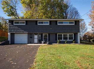 202 Wynnfield Dr, Syracuse, NY 13219