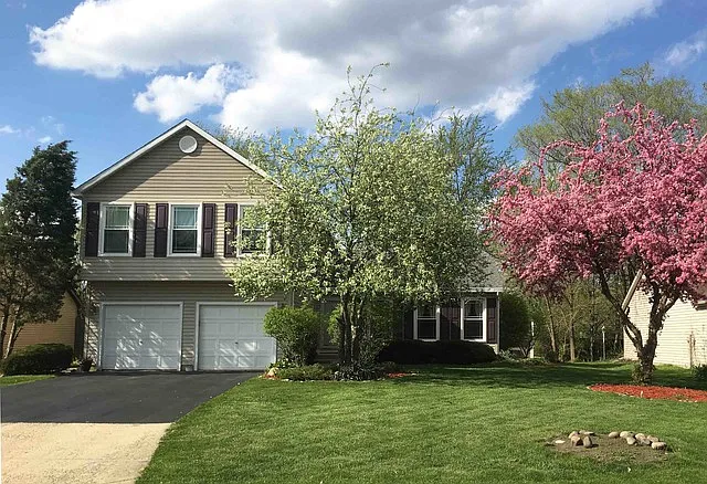 2065 Appaloosa Ct W photo 1