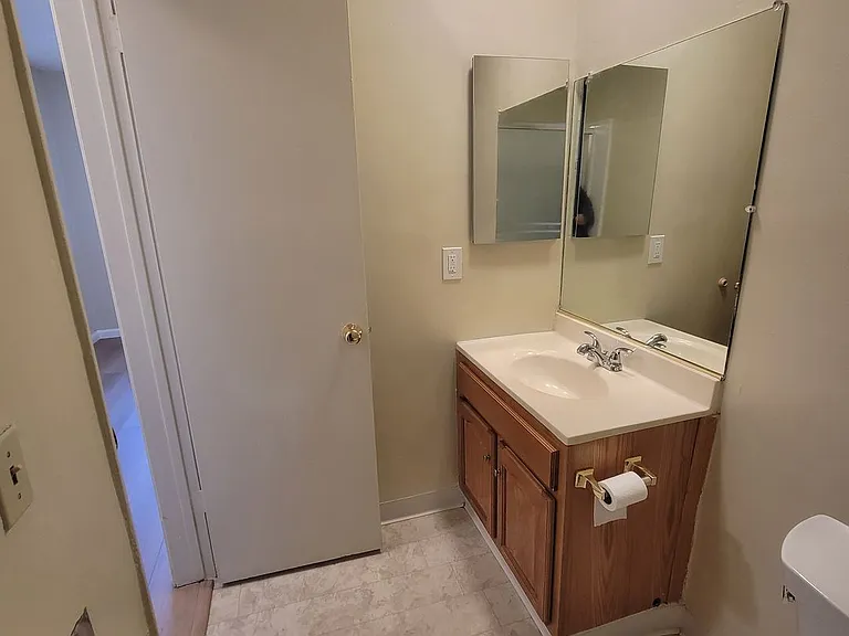 37 unit building close to CSUN! — Photo 21