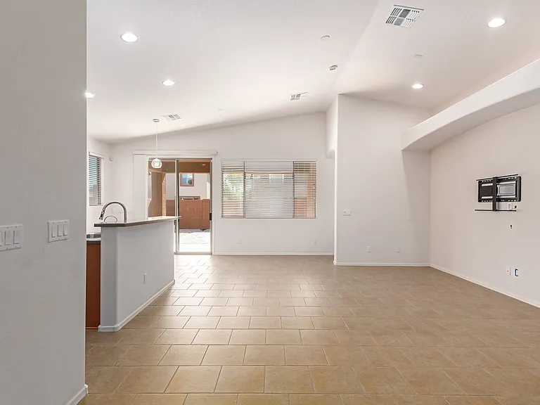15273 W Edgemont Ave — Photo 14