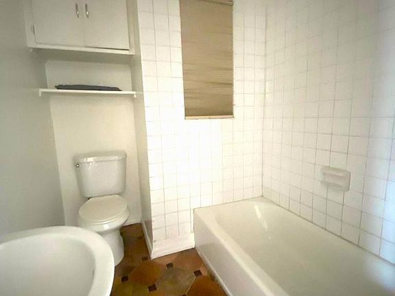 5th image of 4111 W Olive Ave #B