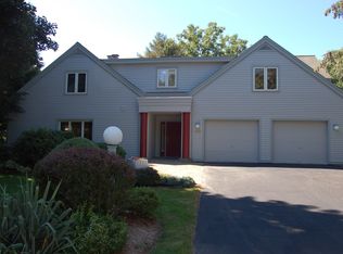 2452 Hilltop Rd, Niskayuna, NY 12309