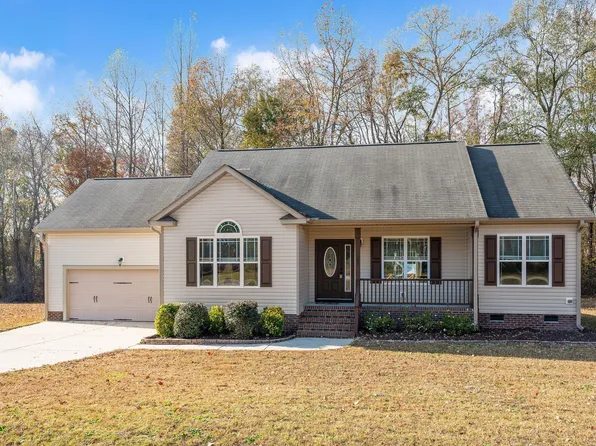 165 Oak Leaf Dr, Lillington, NC 27546