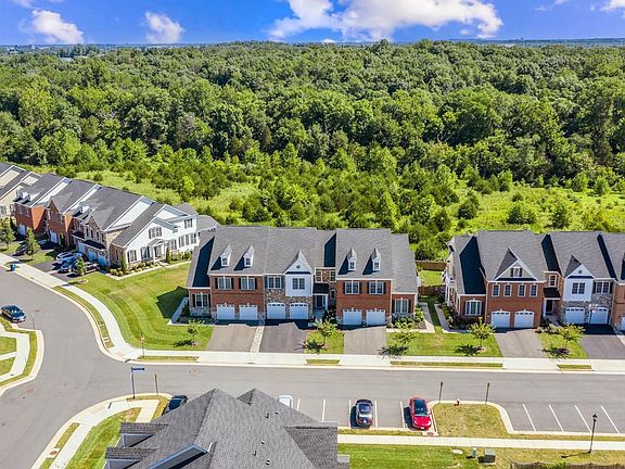 4th image of 43226 Trappe Meadows Ter