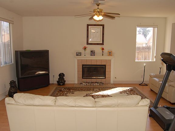 2nd image of 24928 Newgarden St