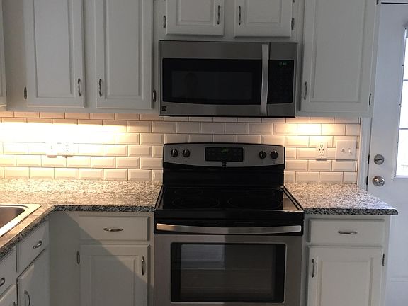 Kitchen with under cabinet glow