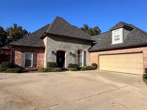 124 Twin Creeks Dr, Vicksburg, MS 39180