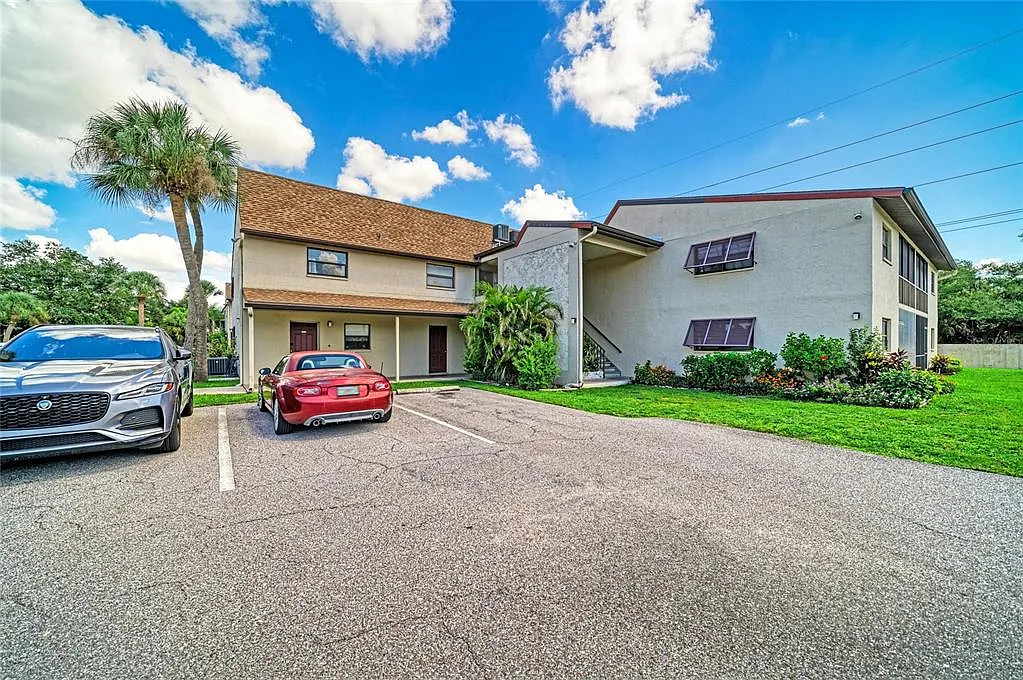 2 bed, 2.0 bath, 914 sqft, $1,650 — Photo 1