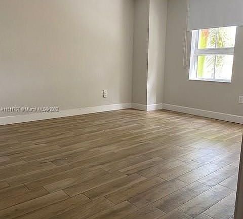 4th image of 3001 NE 185th St APT 429