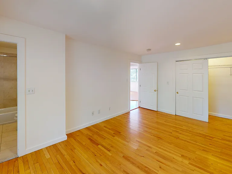 22-24 Broadlawn Park — Photo 7