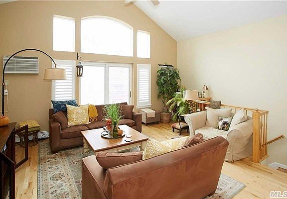 3rd image of 78-09 Furmanville Avenue