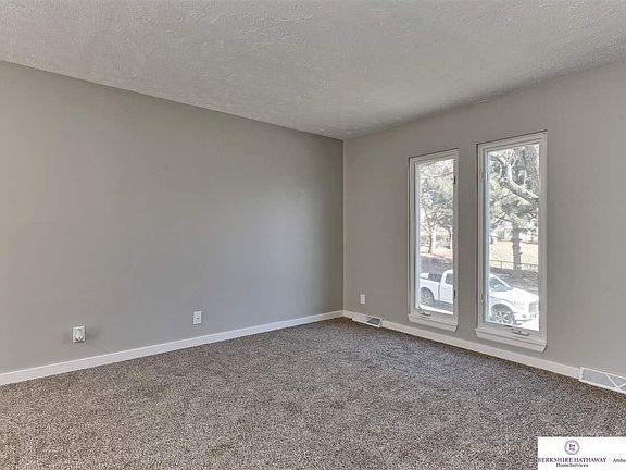 5th image of 7508 S 130th St