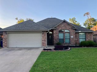 105 Eagle Nest Ct, Richwood, TX 77566