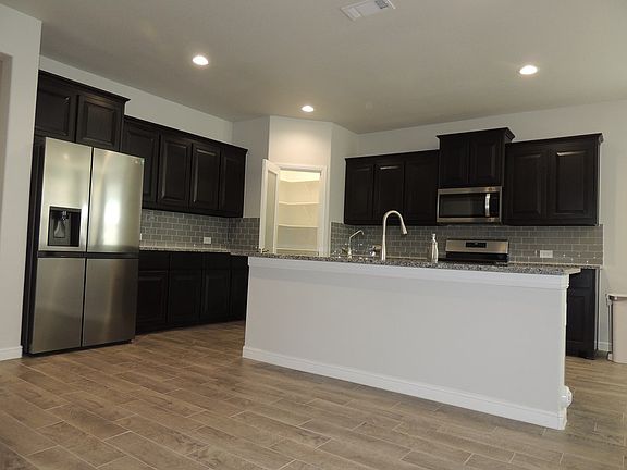 5th image of 7107 McPherson Ln