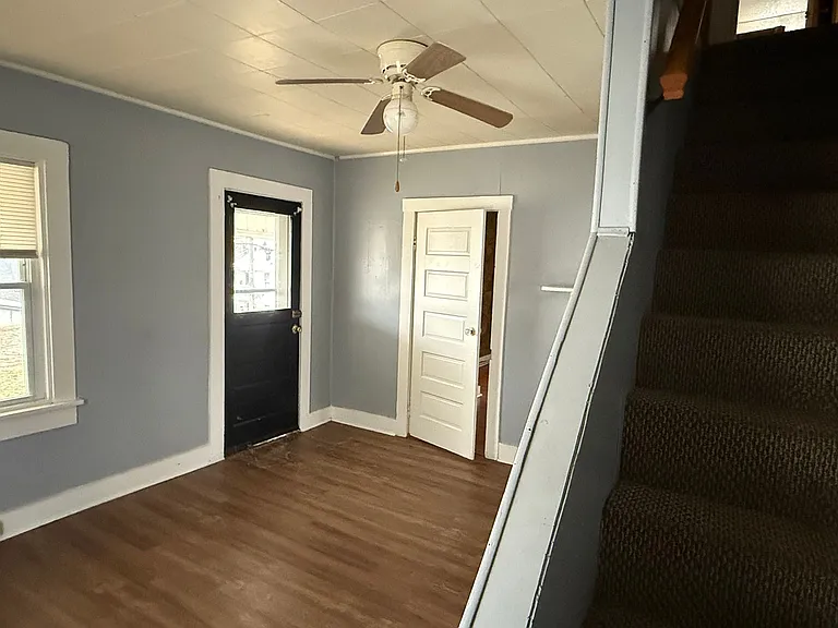277 E Main St — Photo 9