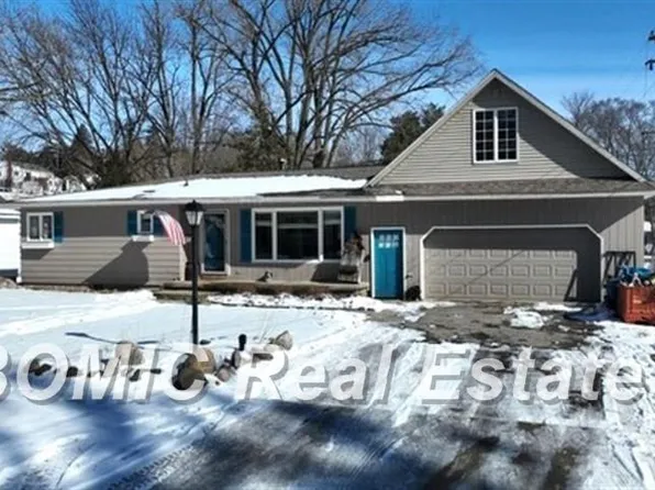 110 Spruce St, Vassar, MI 48768