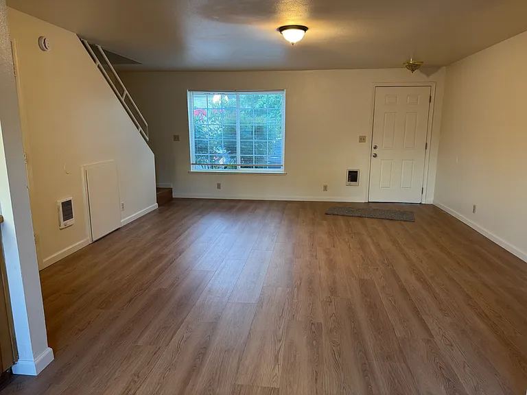1861 11th Pl — Photo 7