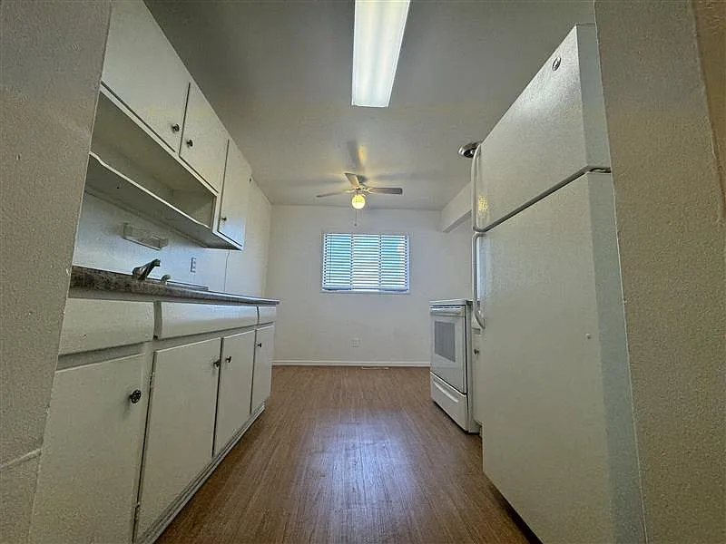 LARGE 1 Bedroom w/ Private Yard in Ridgecrest — Photo 4