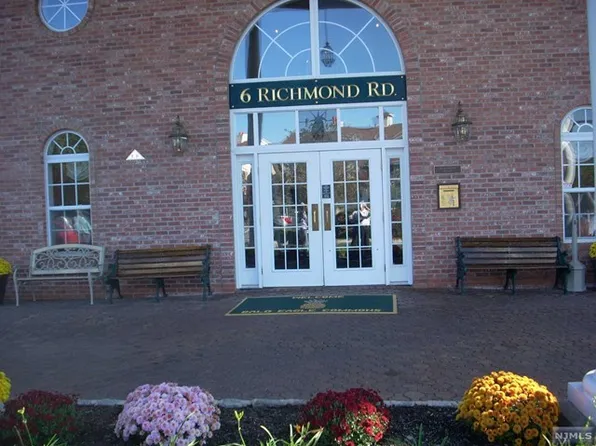 6214 Richmond Rd, West Milford, NJ 07480