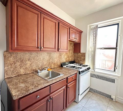 4th image of 1776 E 13th St #66
