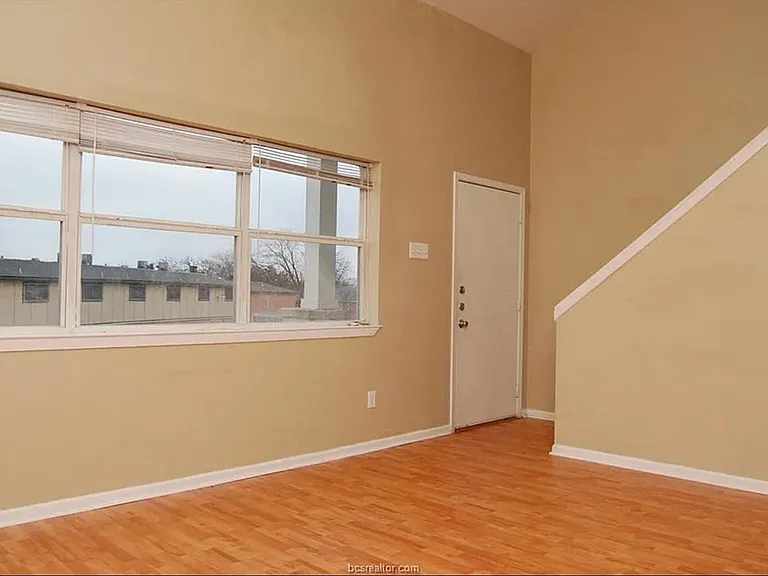 703 Gaytha Cir #13 — Photo 2