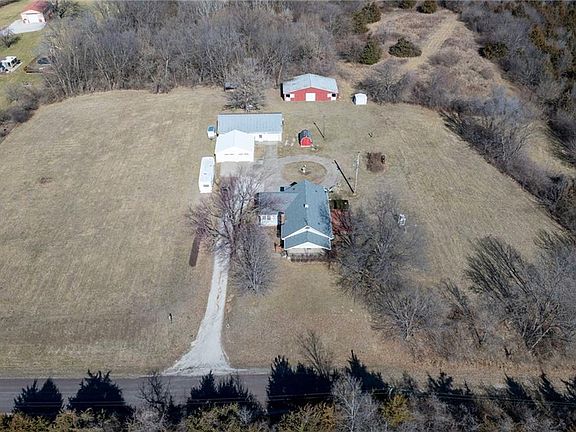 3rd image of 4211 SE Cunningham Rd