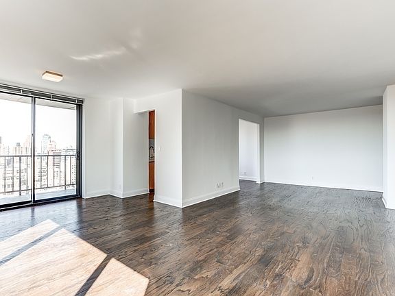 5th image of 200 E 82nd St APT 19D