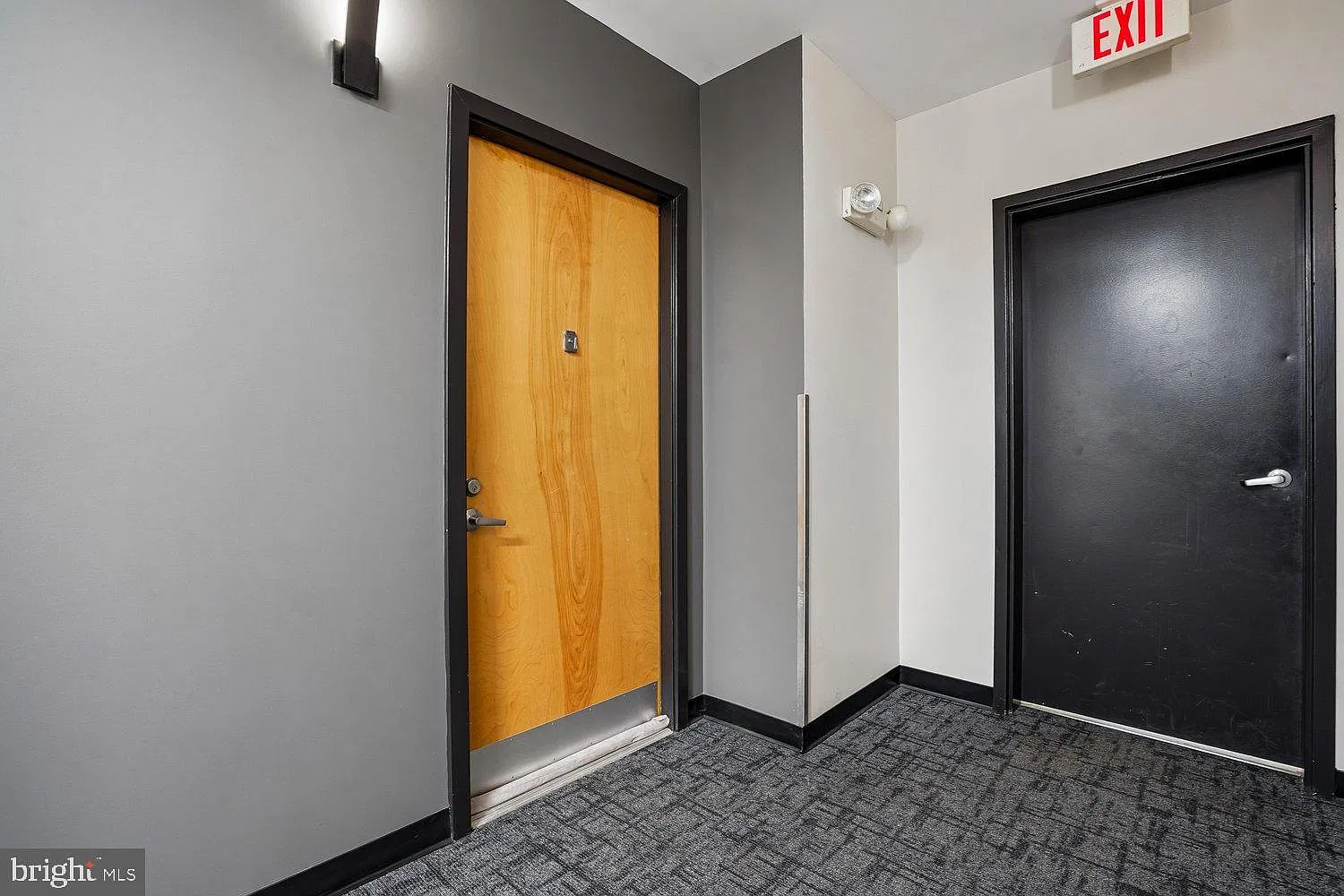 The Preston Condominium — Photo 2