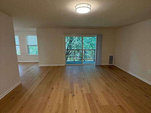 2nd image of 830 Quince Orchard Blvd APT 201
