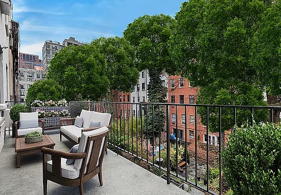 2nd image of 475 W 22nd St APT 4
