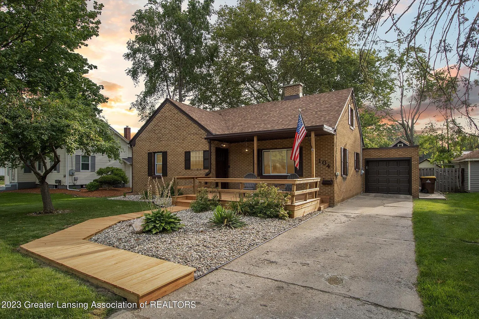 104 N Emmons St photo 1