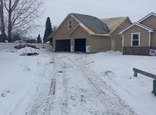 5910 Crestfields Rd, Yakima, WA 98903